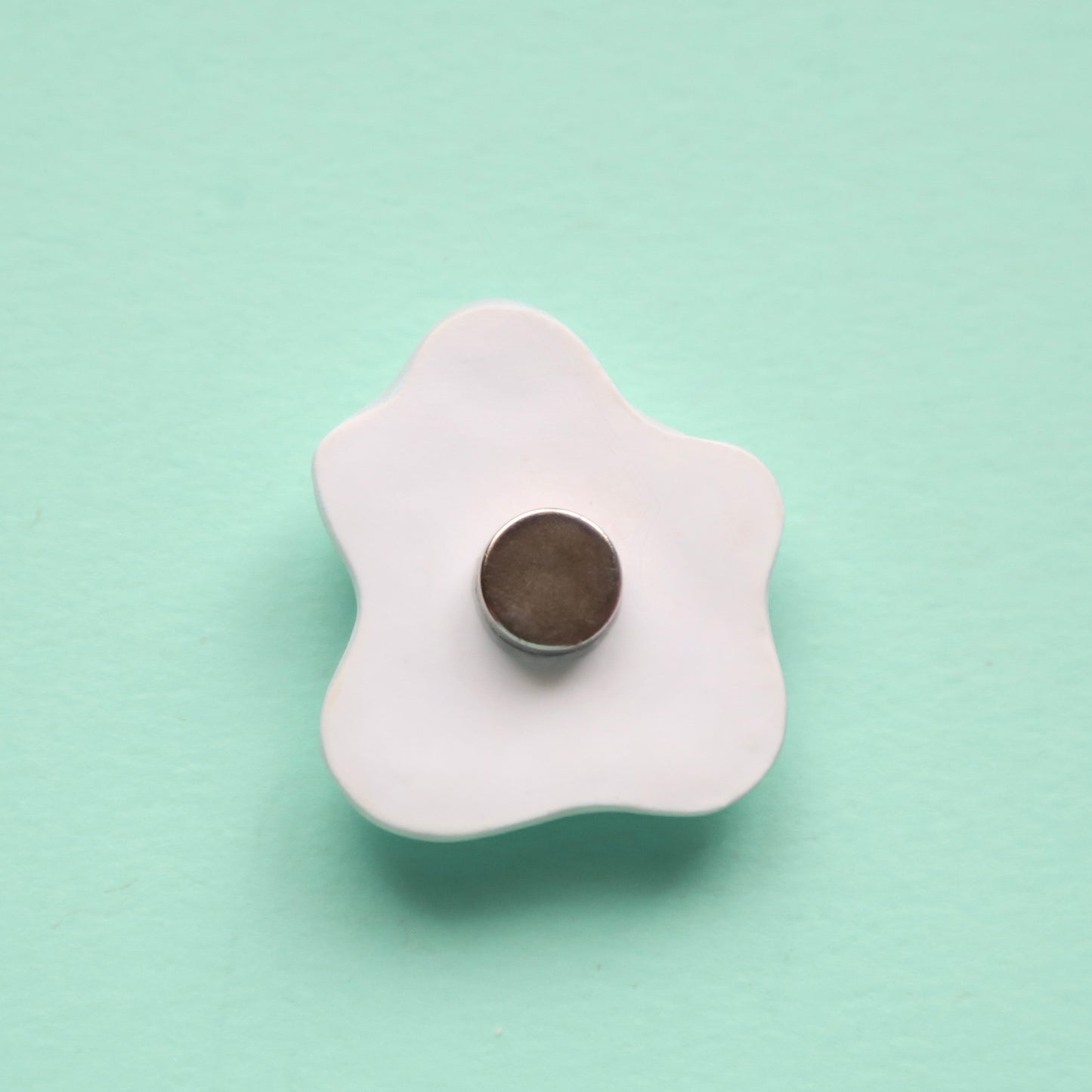 Egg Magnet