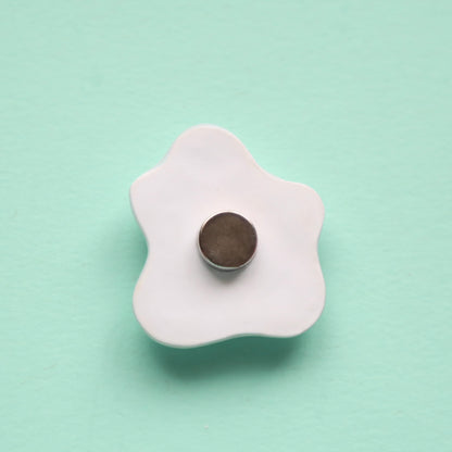 Egg Magnet
